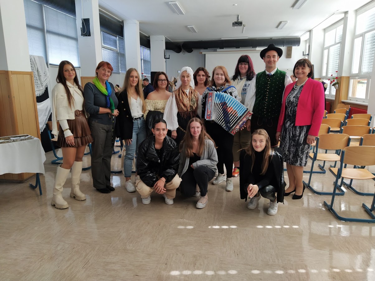 4k-harmonika-in-ekipa